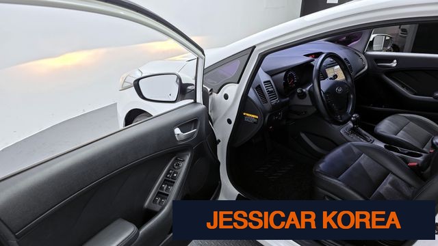 2013 Kia K3 - Thumbnail 15