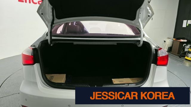 2013 Kia K3 - Thumbnail 17