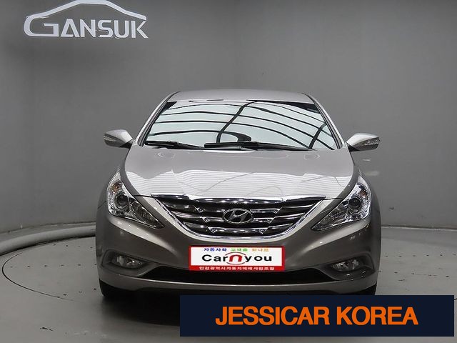 2010 Hyundai YF Sonata - Thumbnail 14