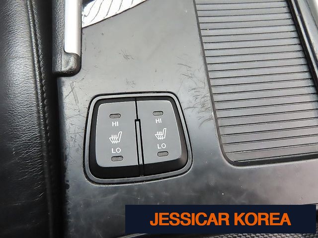 2010 Hyundai YF Sonata - Thumbnail 19