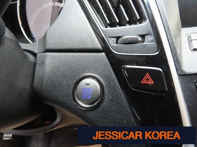 2010 Hyundai YF Sonata - Thumbnail 20