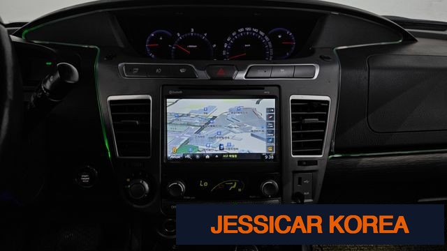 2018 KG Mobility Korando Turismo - Thumbnail 2