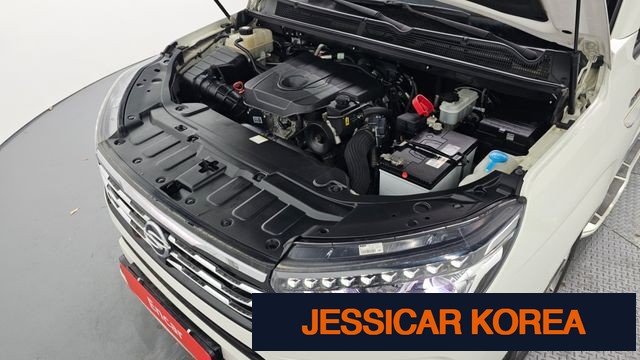 2018 KG Mobility Korando Turismo - Thumbnail 3