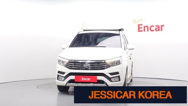 2018 KG Mobility Korando Turismo - Thumbnail 5
