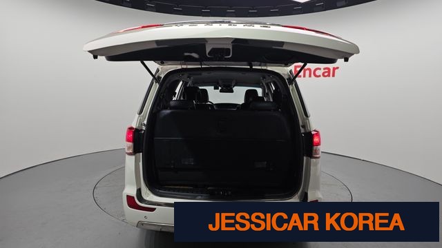 2018 KG Mobility Korando Turismo - Thumbnail 11