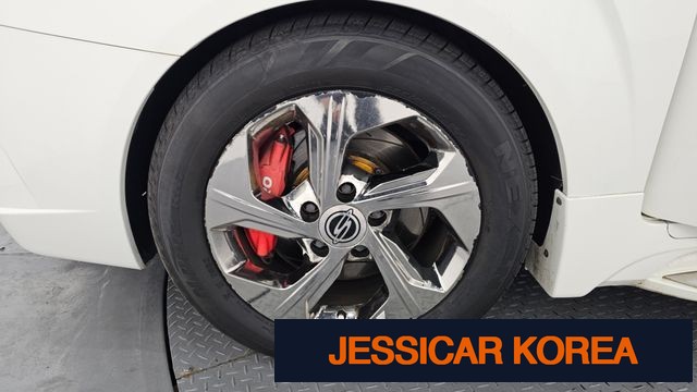 2018 KG Mobility Korando Turismo - Thumbnail 12