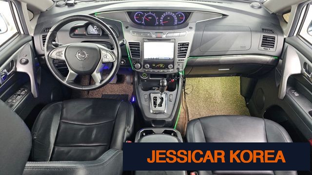 2018 KG Mobility Korando Turismo - Thumbnail 15