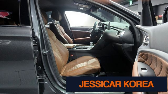 2019 Genesis G70 - Thumbnail 2