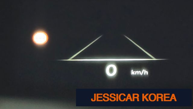 2025 Genesis GV70 - Thumbnail 4