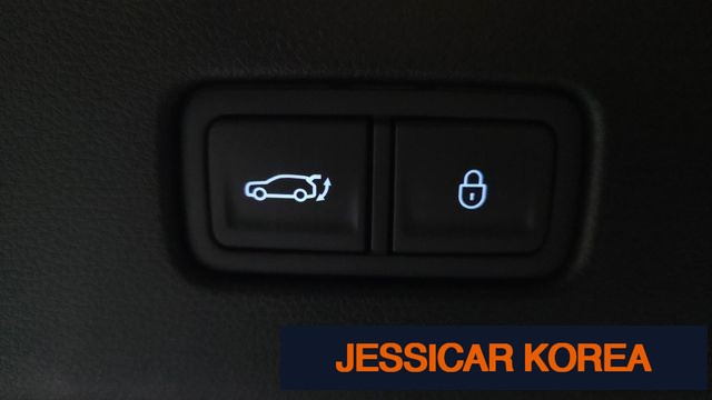 2025 Genesis GV70 - Thumbnail 13