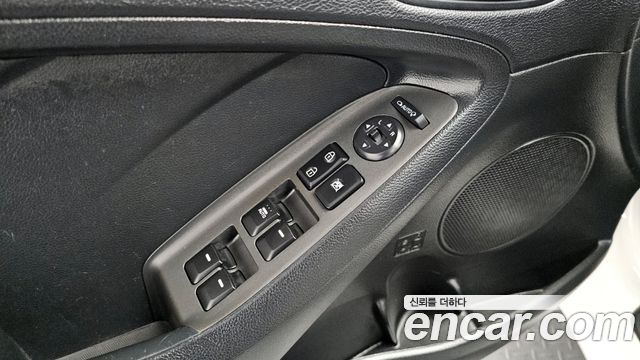 2015 Kia K3 - Thumbnail 10