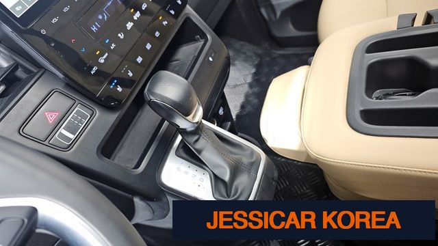 2025 Hyundai Staria - Thumbnail 7