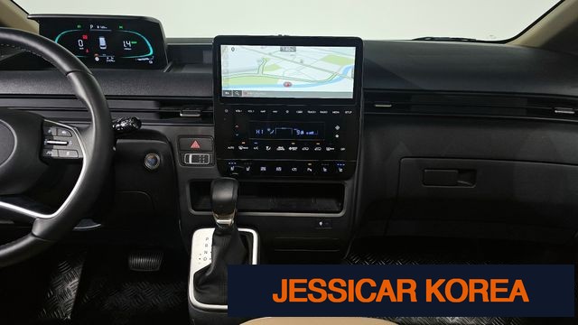 2025 Hyundai Staria - Thumbnail 10