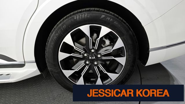 2021 Kia Carnival 4th Gen - Thumbnail 4