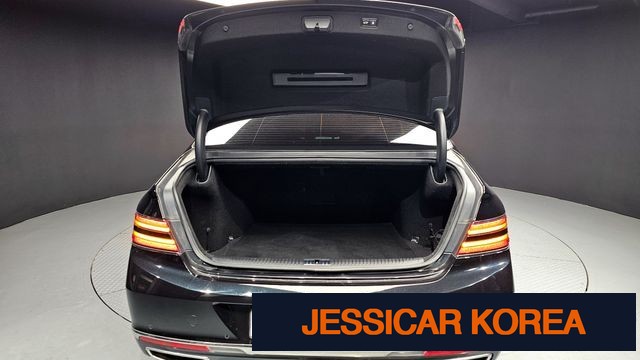 2021 Genesis G90 - Thumbnail 9