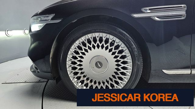 2021 Genesis G90 - Thumbnail 11