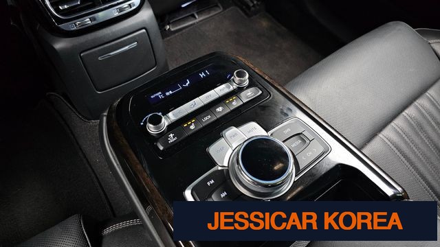 2021 Genesis G90 - Thumbnail 18