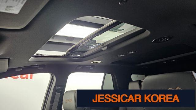 2023 Chevrolet Traverse - Thumbnail 2