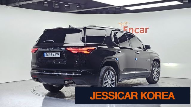 2023 Chevrolet Traverse - Thumbnail 6