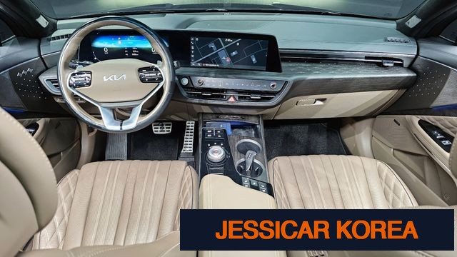 2023 Kia K8 - Thumbnail 2