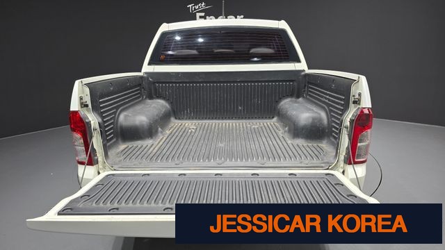 2014 KG Mobility Korando Sports - Thumbnail 7