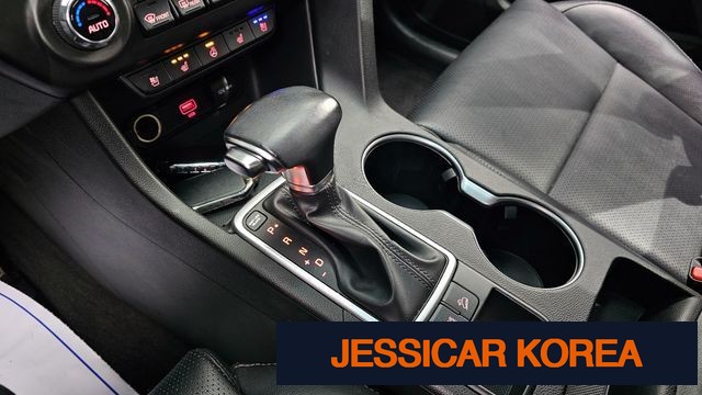 2020 Kia Sportage the bold - Thumbnail 8