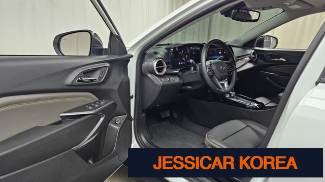 2024 Chevrolet Trax Crossover - Thumbnail 2