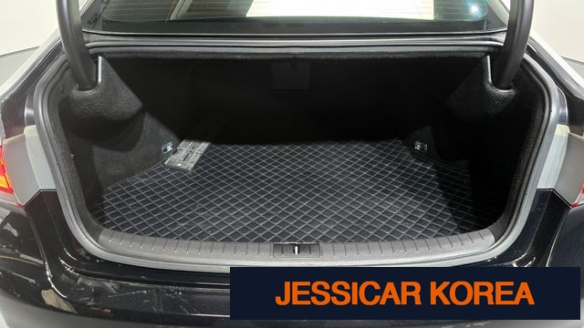 2016 Hyundai Genesis DH - Thumbnail 16