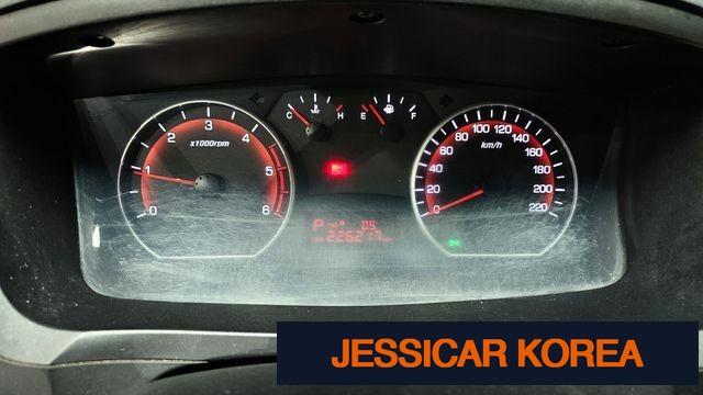 2015 KG Mobility Korando Sports - Thumbnail 3