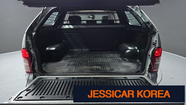 2015 KG Mobility Korando Sports - Thumbnail 9