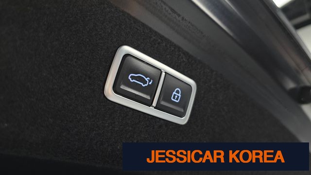 2022 Genesis Electrified G80 (RG3) - Thumbnail 6