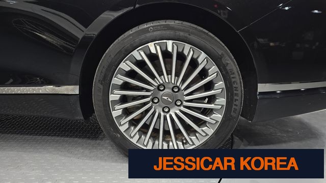 2022 Genesis Electrified G80 (RG3) - Thumbnail 9
