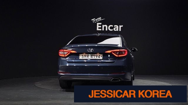 2016 Hyundai LF Sonata - Thumbnail 8