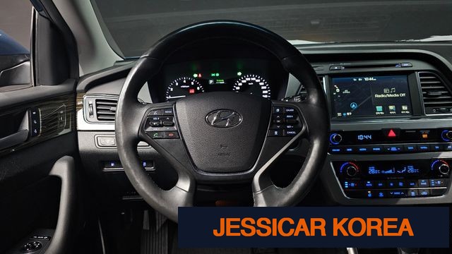 2016 Hyundai LF Sonata - Thumbnail 16