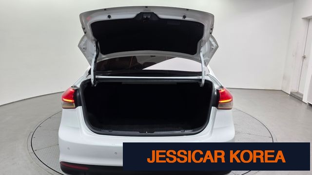 2016 Kia The New K3 - Thumbnail 19