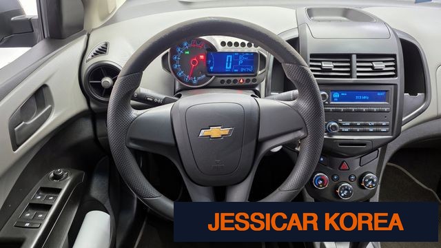 2014 Chevrolet Aveo sedan - Thumbnail 4