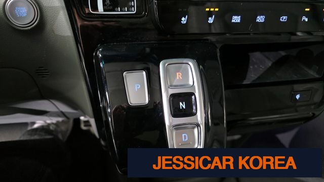 2022 Hyundai Staria - Thumbnail 2