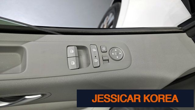 2022 Hyundai Staria - Thumbnail 16