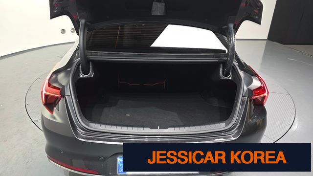 2022 Kia K8 - Thumbnail 2
