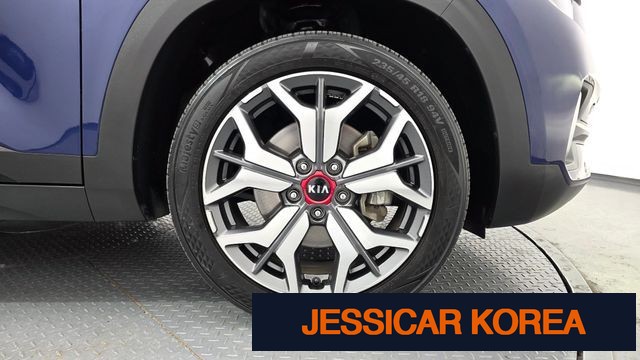 2021 Kia Seltos - Thumbnail 12