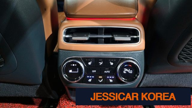 2021 Genesis GV70 - Thumbnail 8