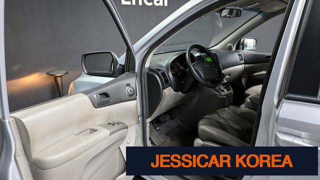 2010 Kia Carnival R - Thumbnail 10