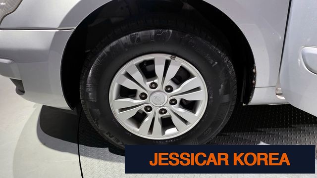 2010 Kia Carnival R - Thumbnail 15