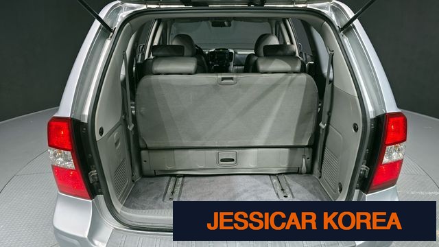 2010 Kia Carnival R - Thumbnail 16