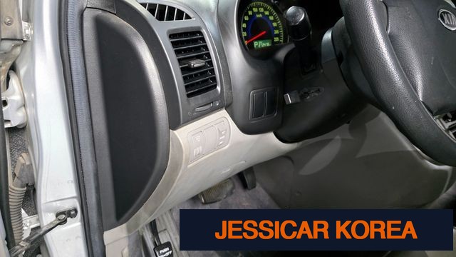 2010 Kia Carnival R - Thumbnail 18