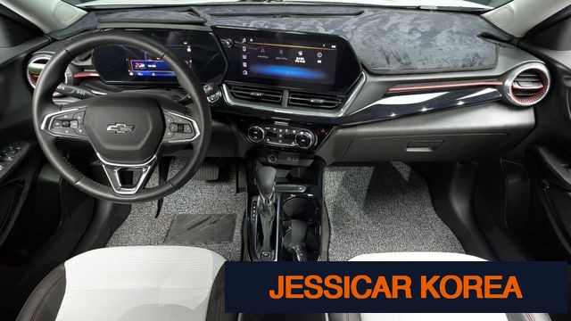 2025 Chevrolet Trax Crossover - Thumbnail 2