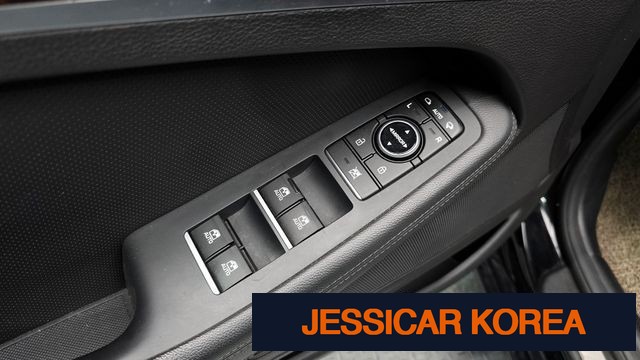 2016 Hyundai Genesis DH - Thumbnail 12