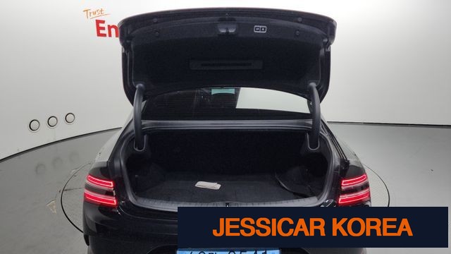 2022 Genesis Electrified G80 (RG3) - Thumbnail 4