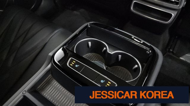 2022 Genesis Electrified G80 (RG3) - Thumbnail 16