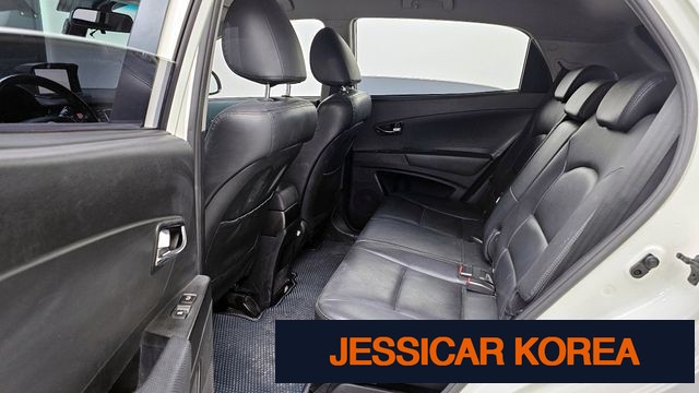 2013 KG Mobility Korando C - Thumbnail 3
